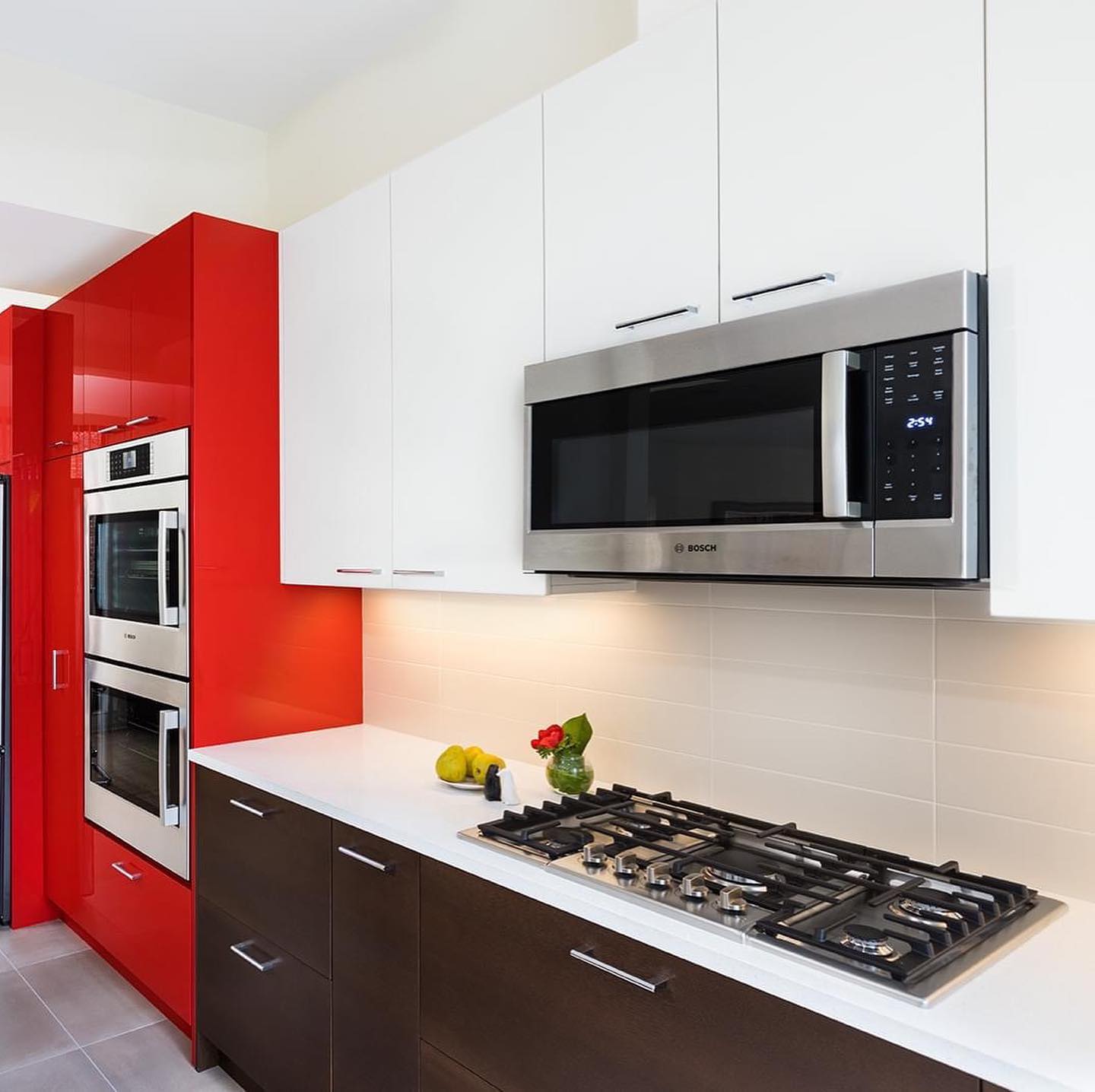 Frost White quartz kitchen countertops